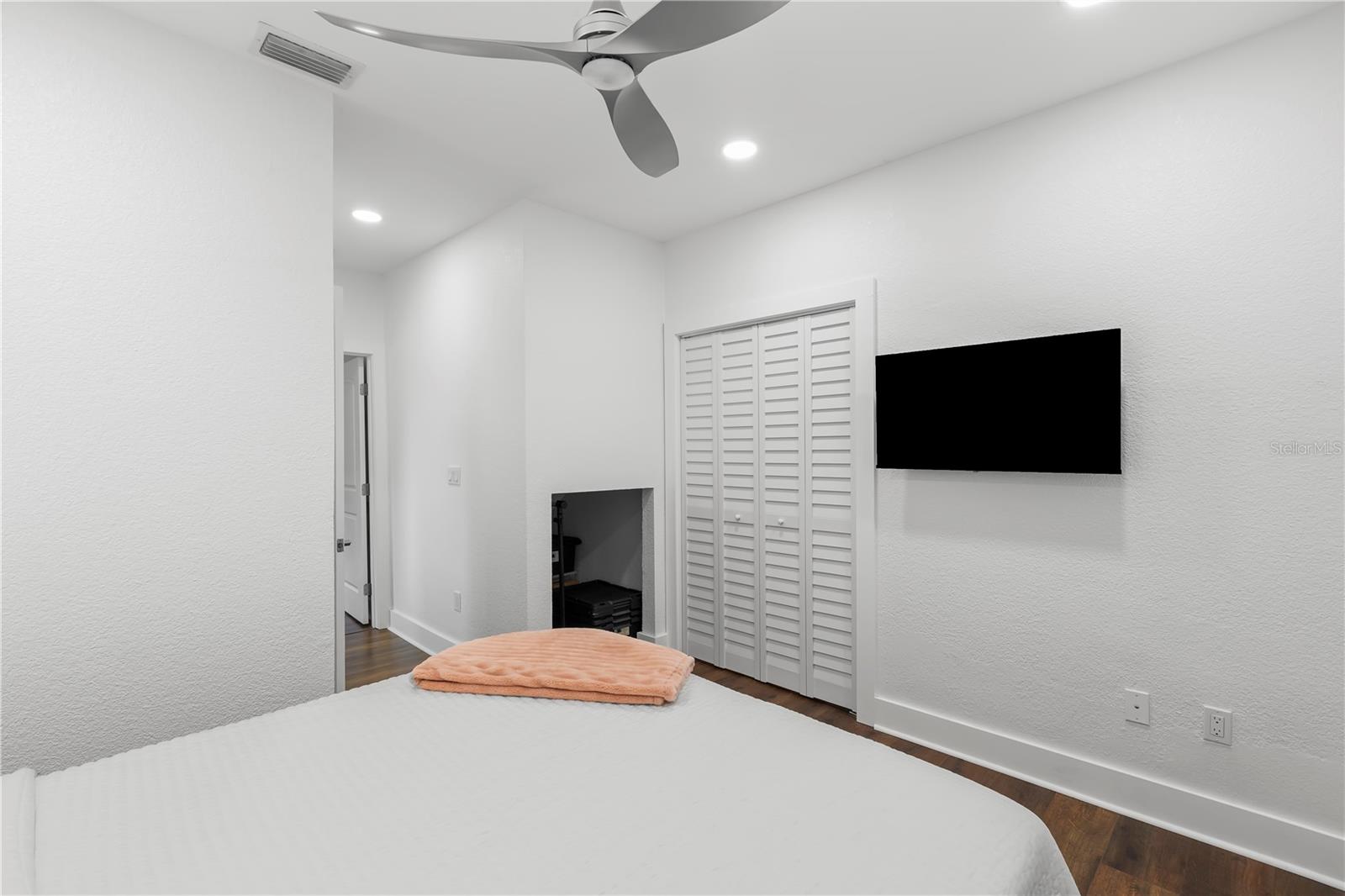 Image 45 of 77 For 623 1st Avenue N