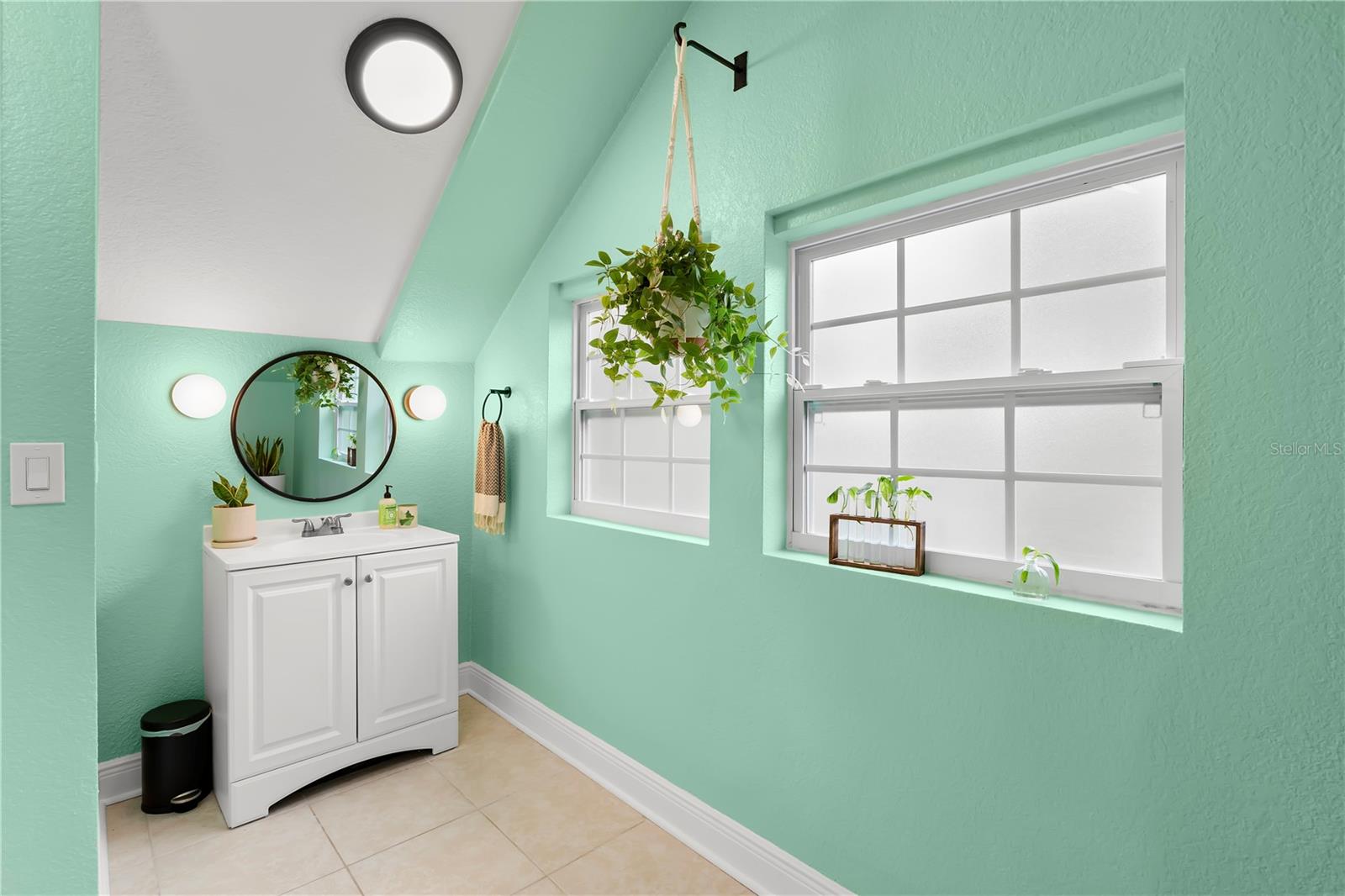 Image 53 of 77 For 623 1st Avenue N