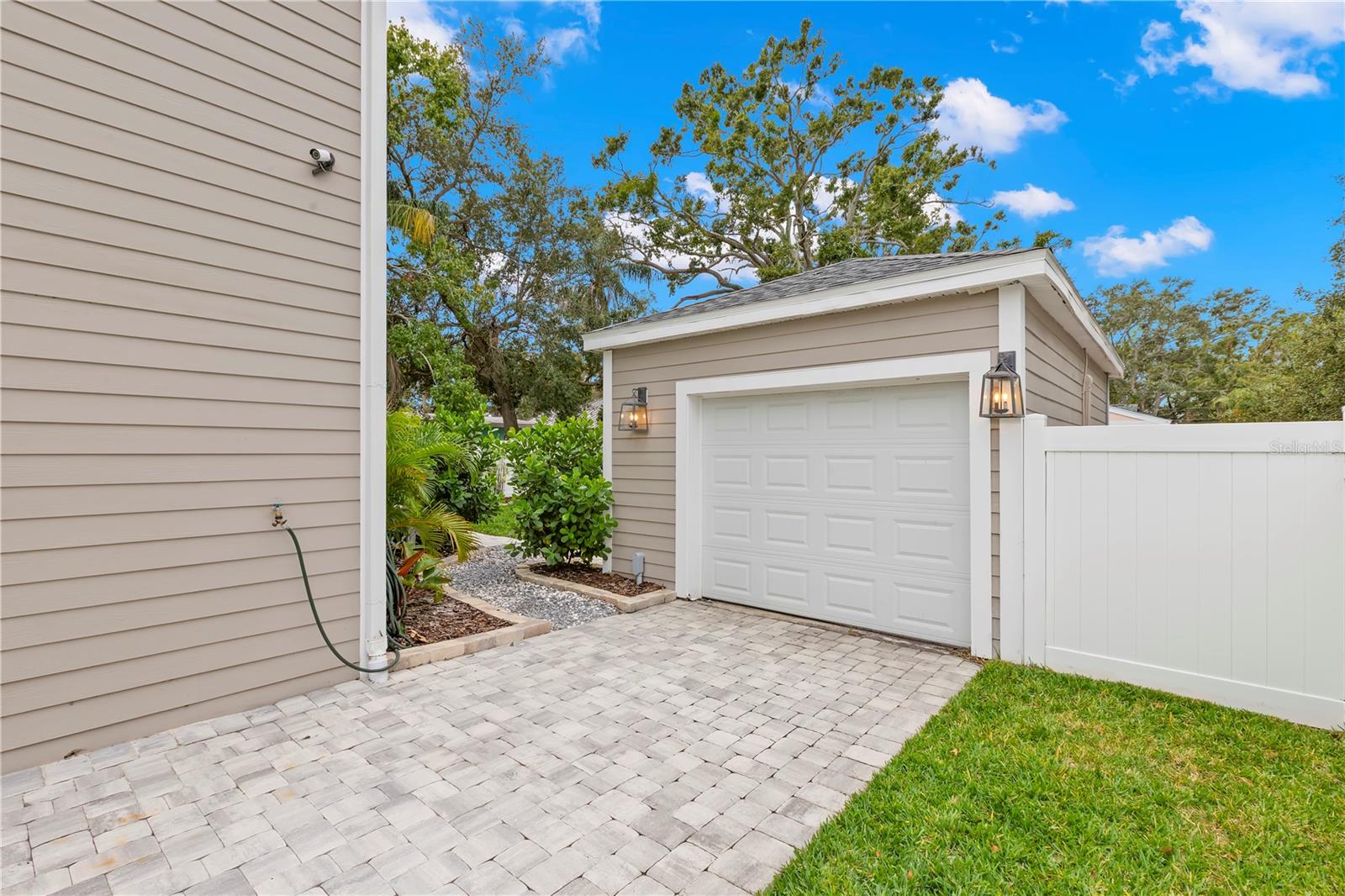 Image 56 of 77 For 623 1st Avenue N