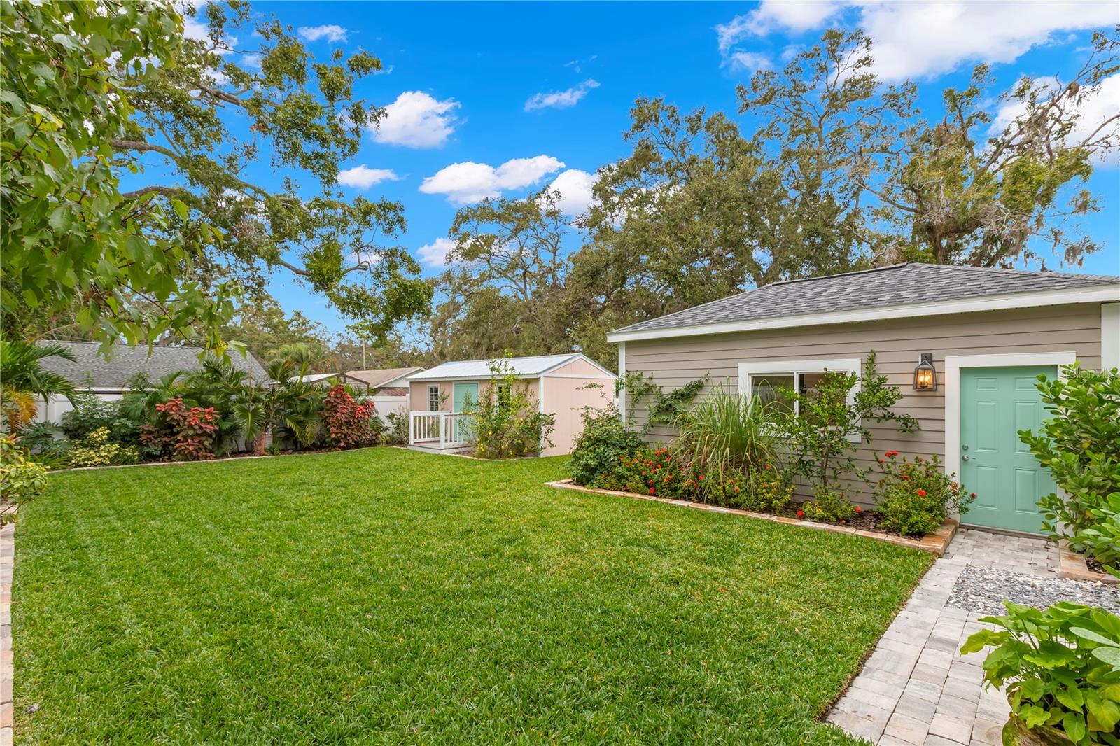 Image 58 of 77 For 623 1st Avenue N