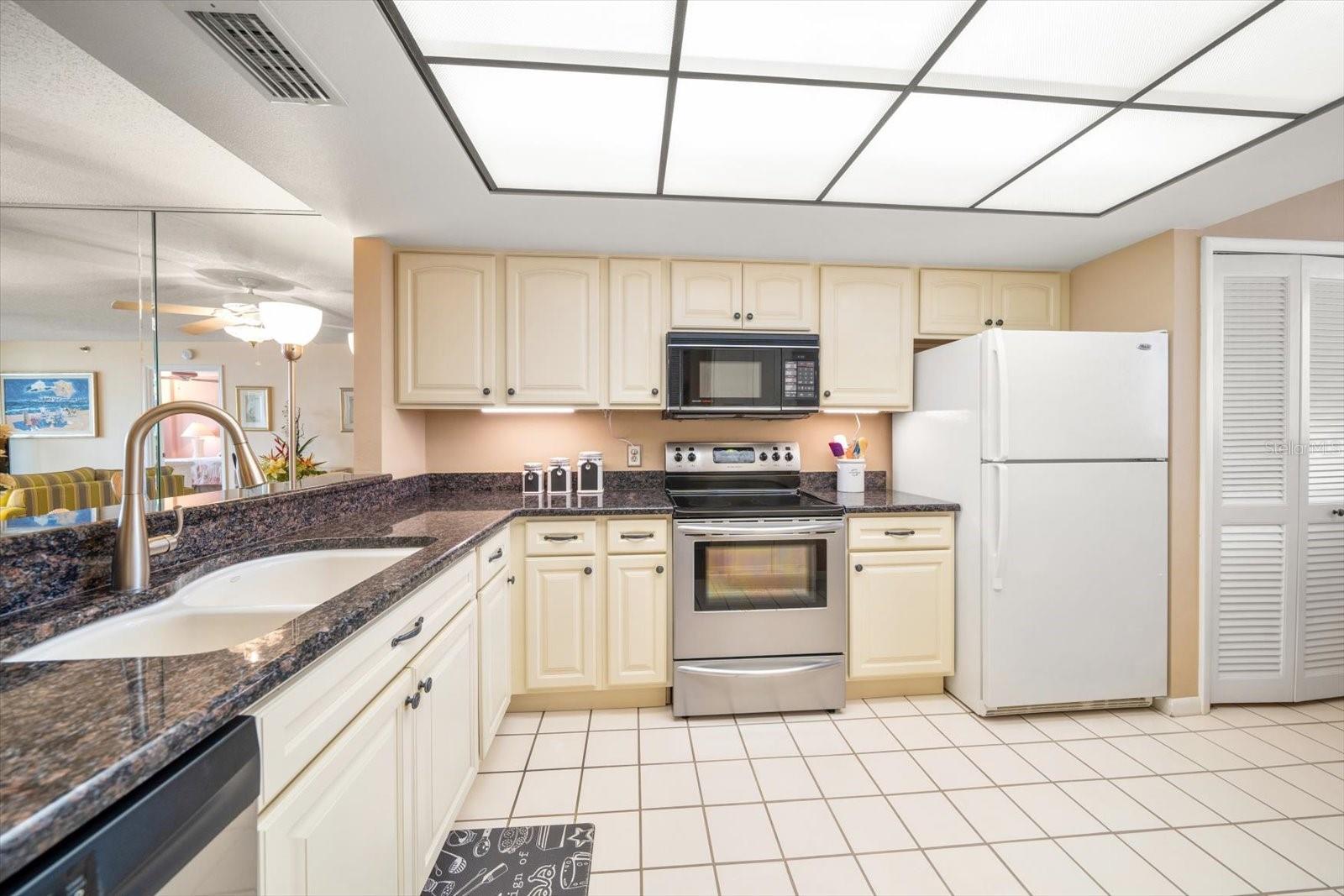 Image 14 of 52 For 11730 Shipwatch Drive 402