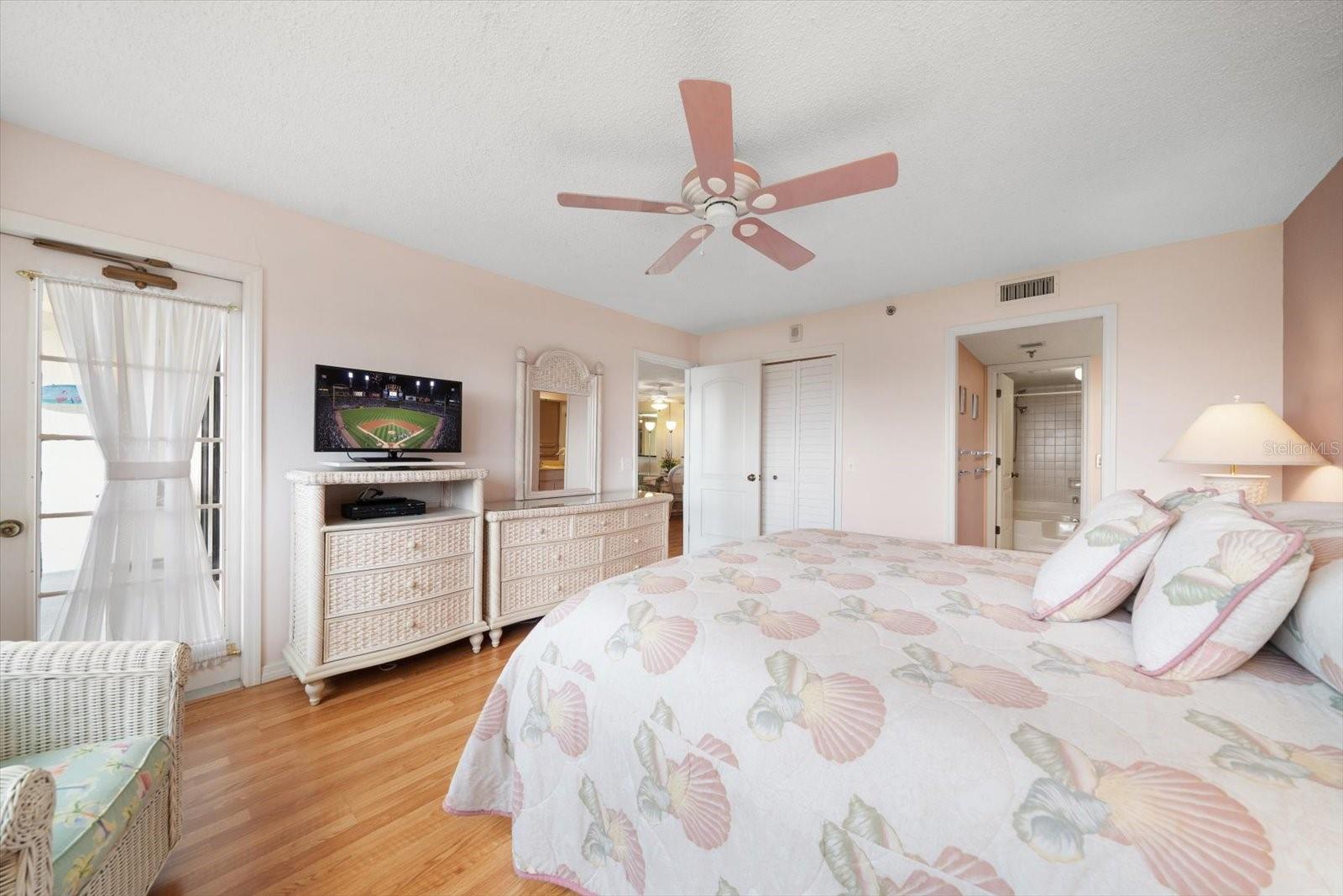 Image 19 of 52 For 11730 Shipwatch Drive 402