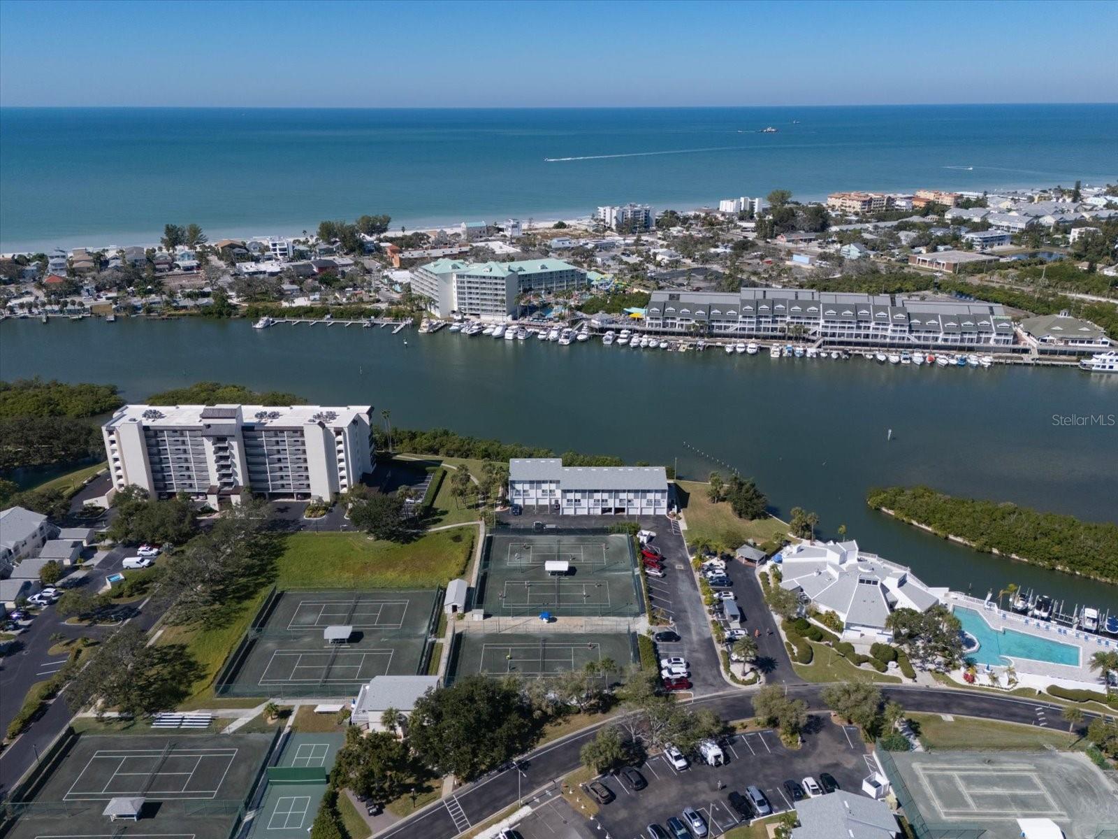 Image 5 of 52 For 11730 Shipwatch Drive 402