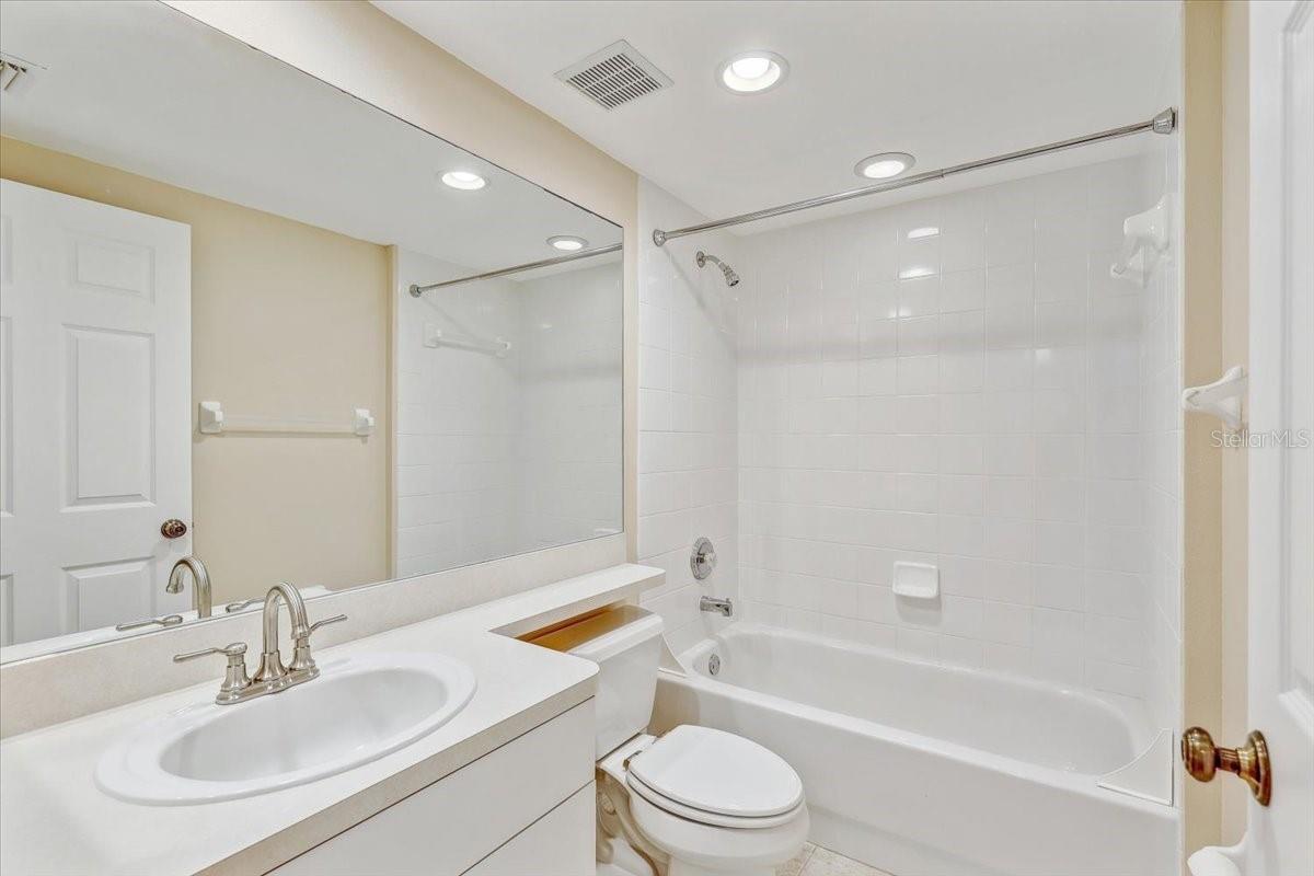 Image 21 of 42 For 1200 Country Club Drive 3405