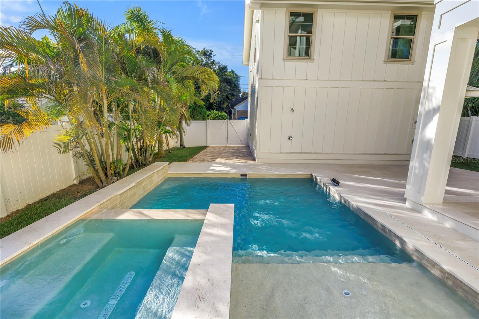 Image 7 of 15 For 300 28th Avenue N