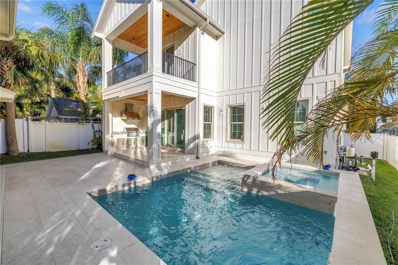 Image 9 of 15 For 300 28th Avenue N