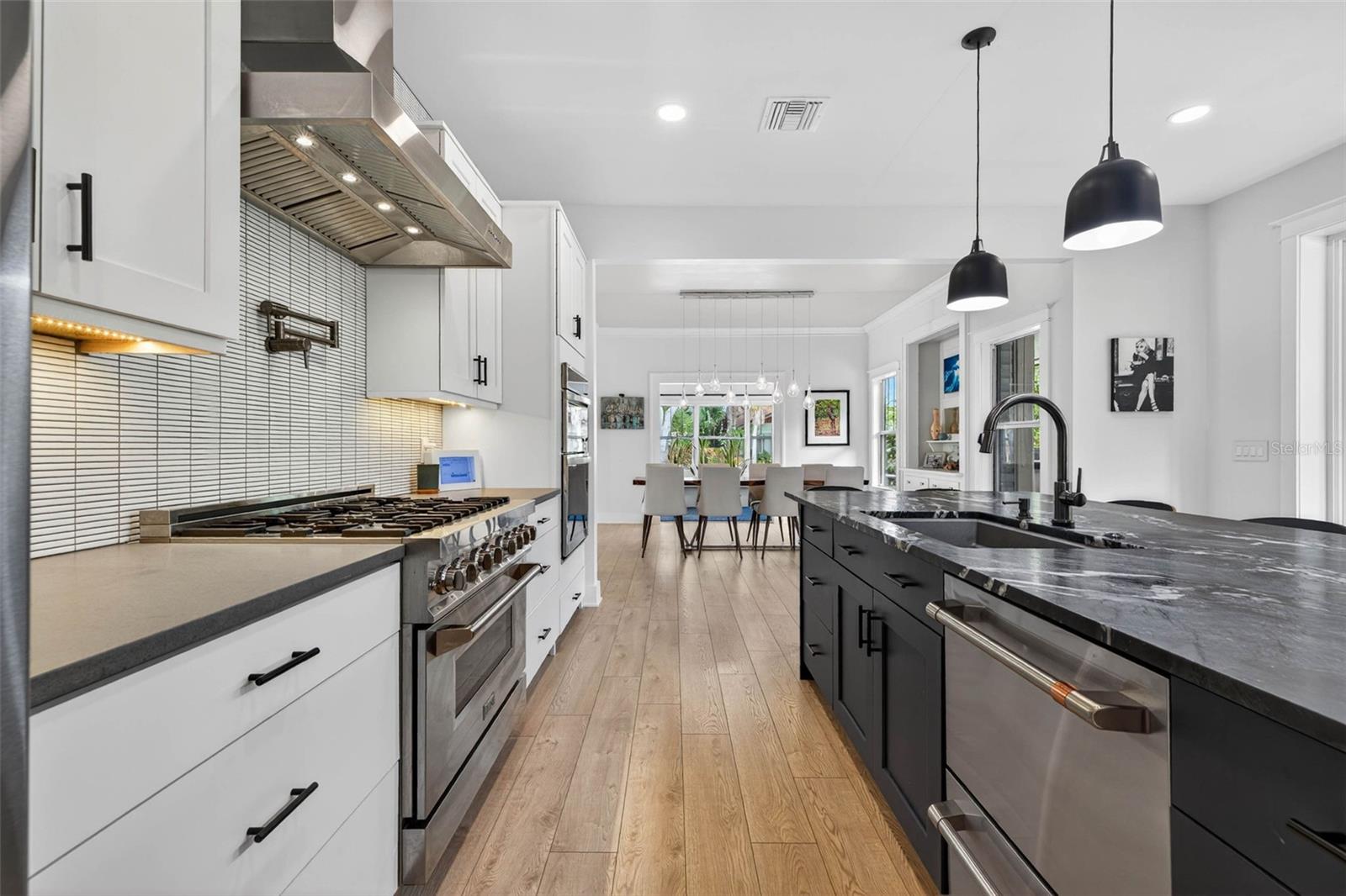 Image 20 of 73 For 2822 Burlington Avenue N