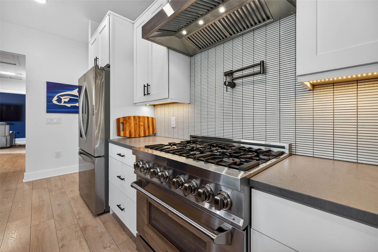 Image 21 of 73 For 2822 Burlington Avenue N