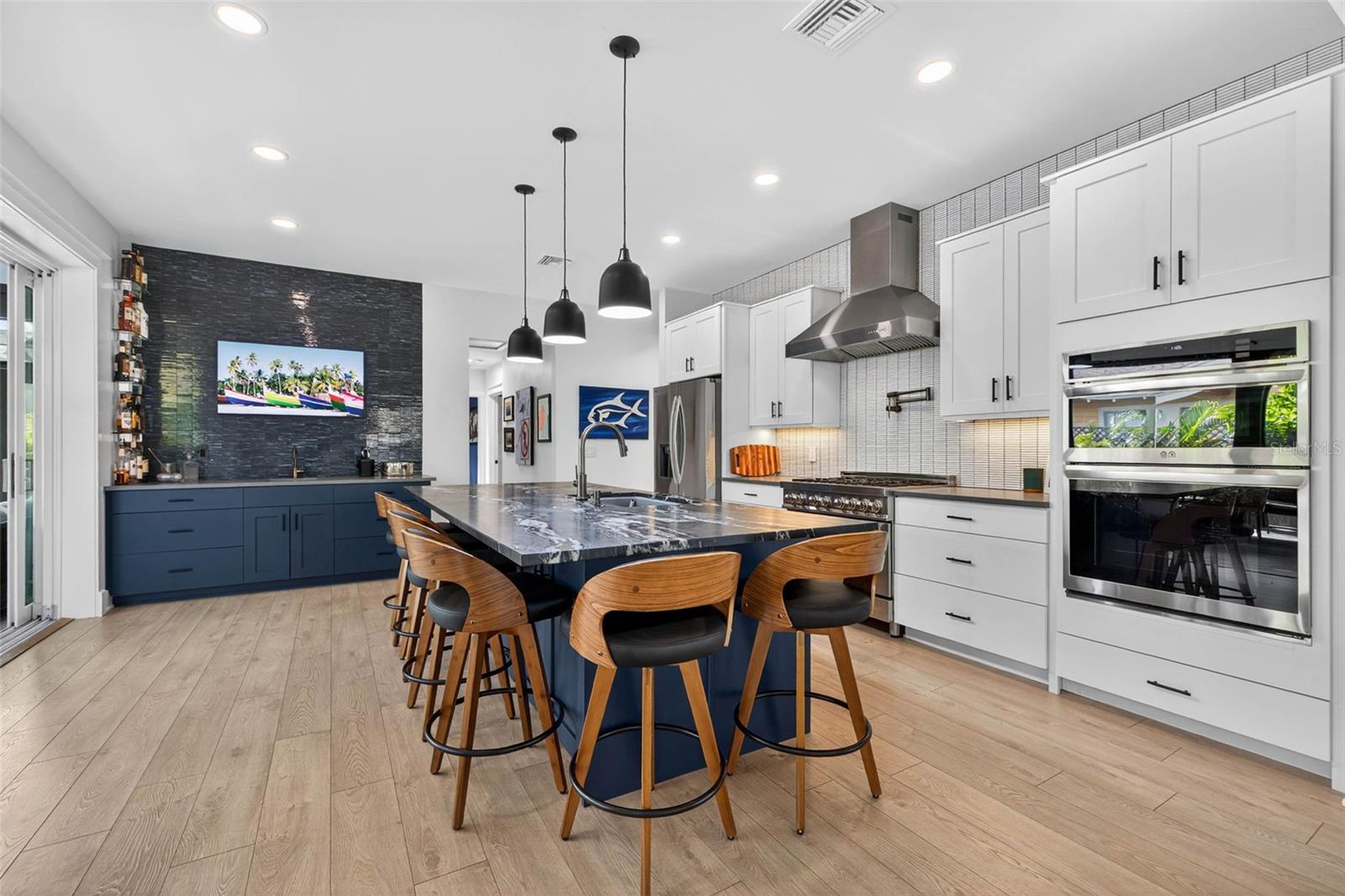 Image 25 of 73 For 2822 Burlington Avenue N