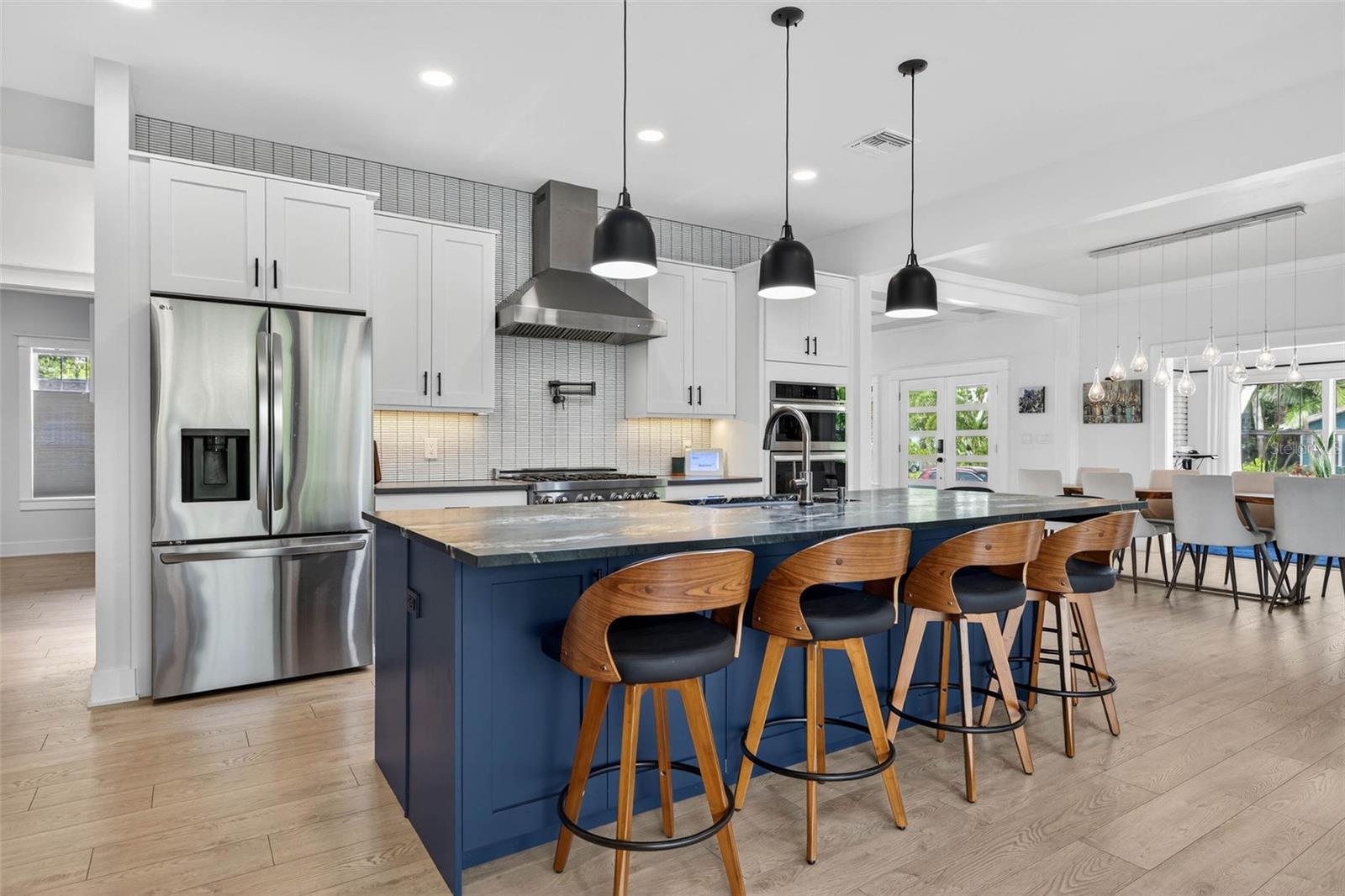 Image 28 of 73 For 2822 Burlington Avenue N