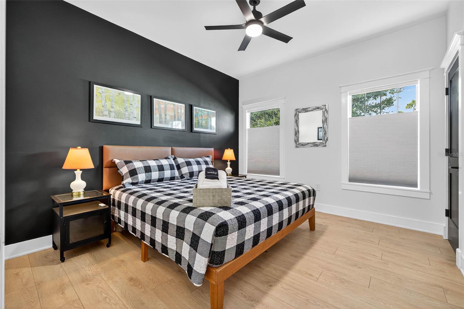 Image 30 of 73 For 2822 Burlington Avenue N