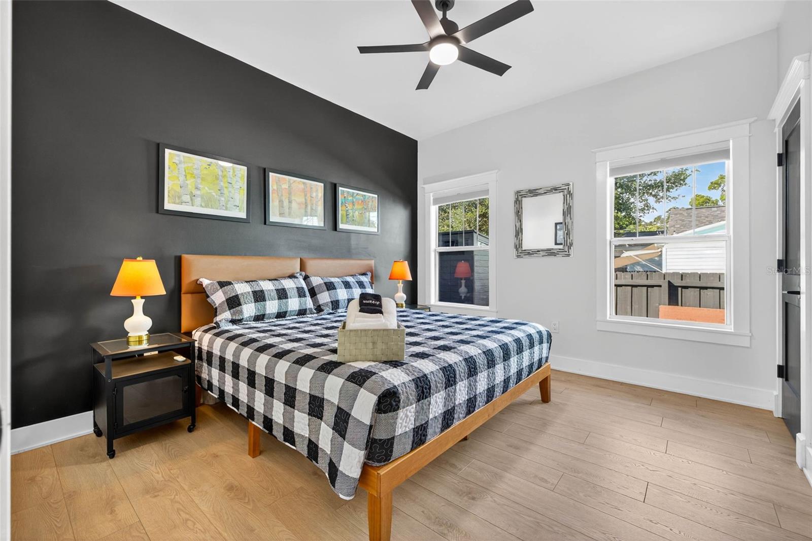 Image 31 of 73 For 2822 Burlington Avenue N