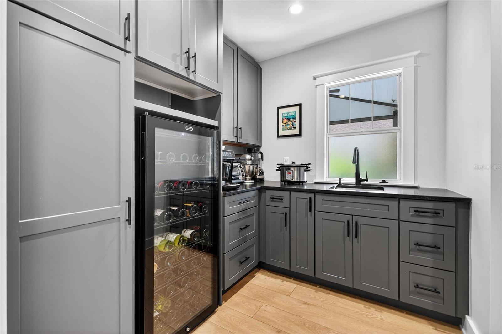 Image 35 of 73 For 2822 Burlington Avenue N