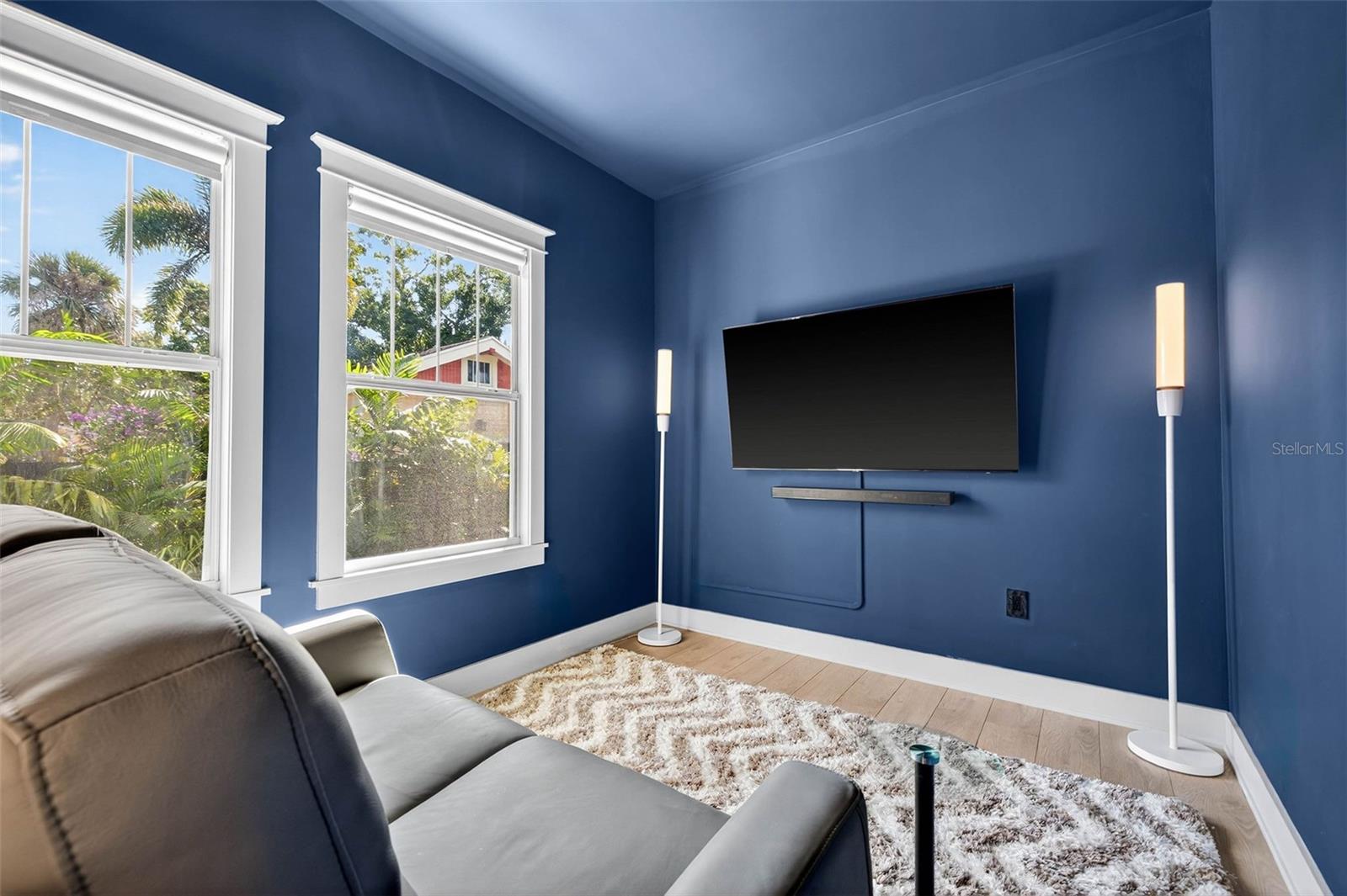 Image 37 of 73 For 2822 Burlington Avenue N