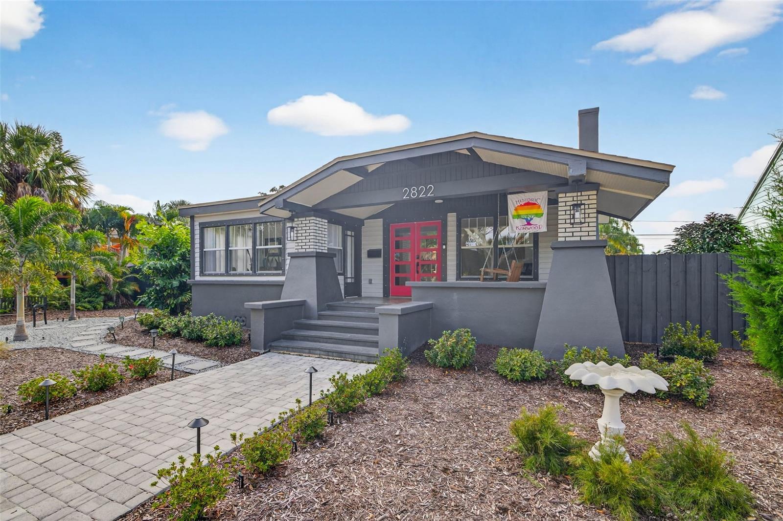 Image 4 of 73 For 2822 Burlington Avenue N