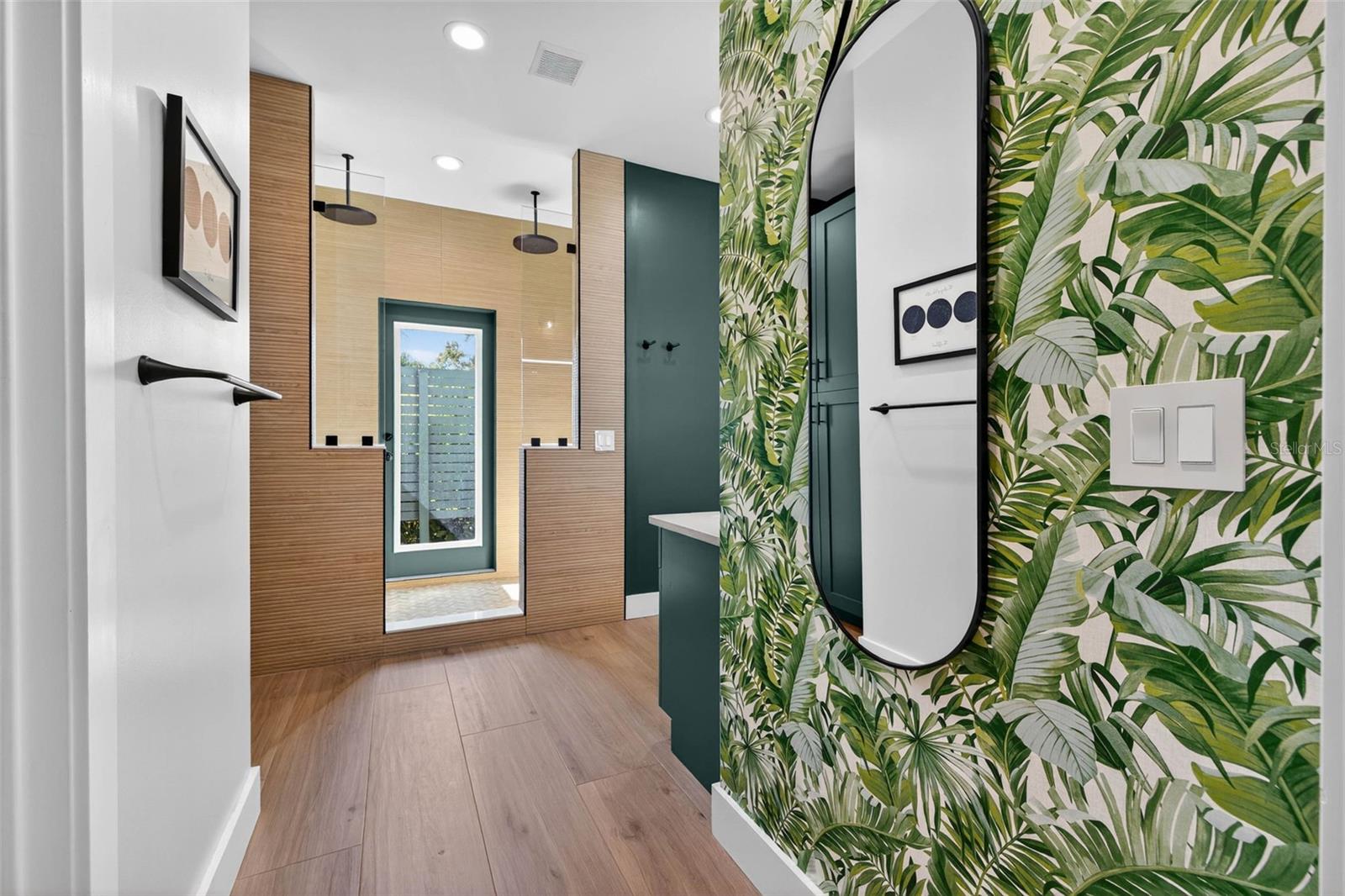 Image 40 of 73 For 2822 Burlington Avenue N