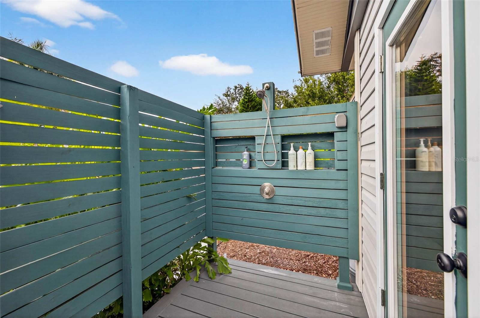 Image 47 of 73 For 2822 Burlington Avenue N