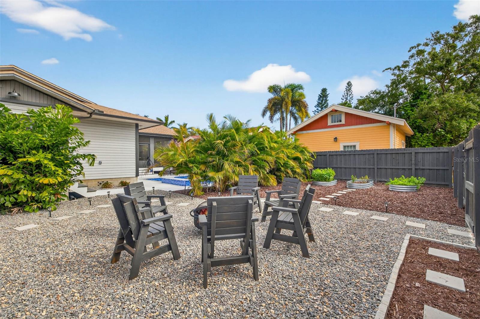 Image 58 of 73 For 2822 Burlington Avenue N