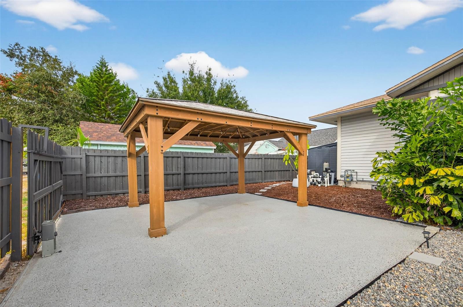 Image 61 of 73 For 2822 Burlington Avenue N