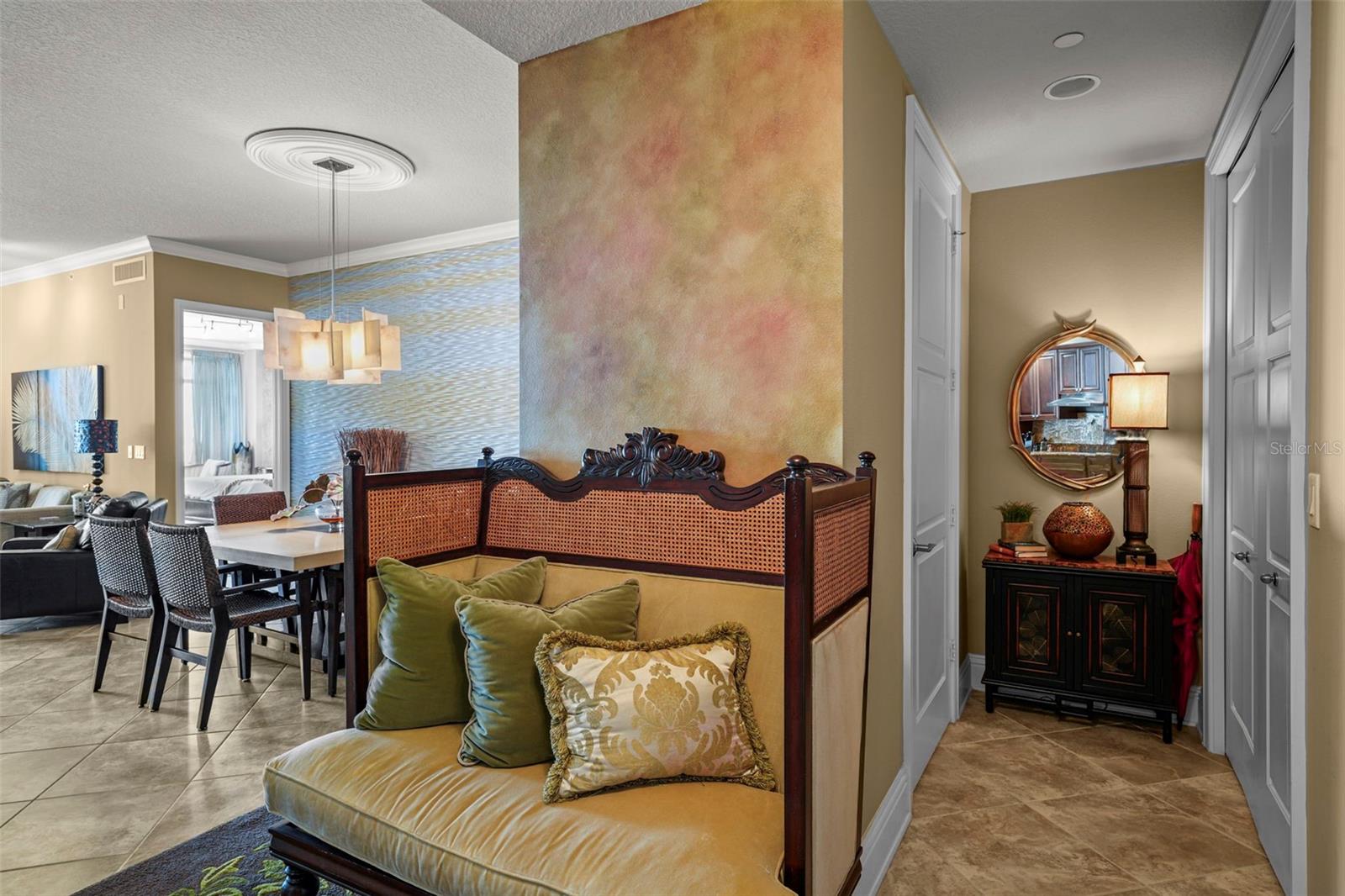 Image 18 of 46 For 470 Mandalay Avenue 403