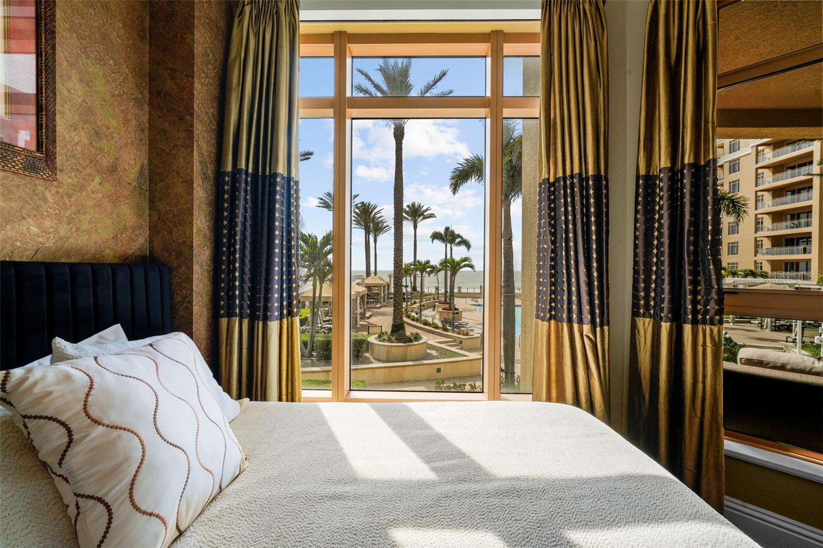 Image 36 of 46 For 470 Mandalay Avenue 403