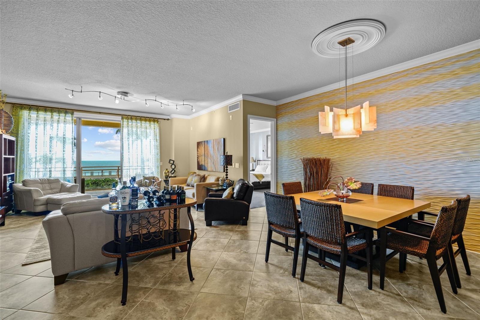 Image 7 of 46 For 470 Mandalay Avenue 403