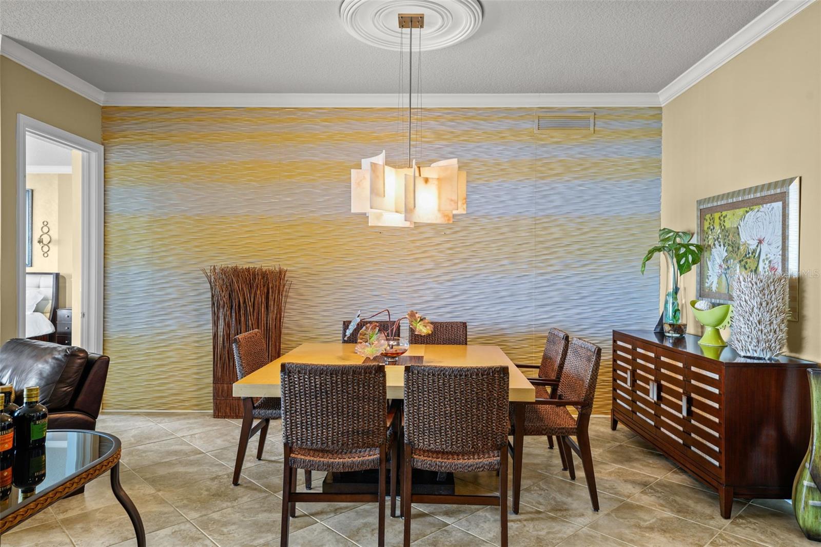 Image 9 of 46 For 470 Mandalay Avenue 403