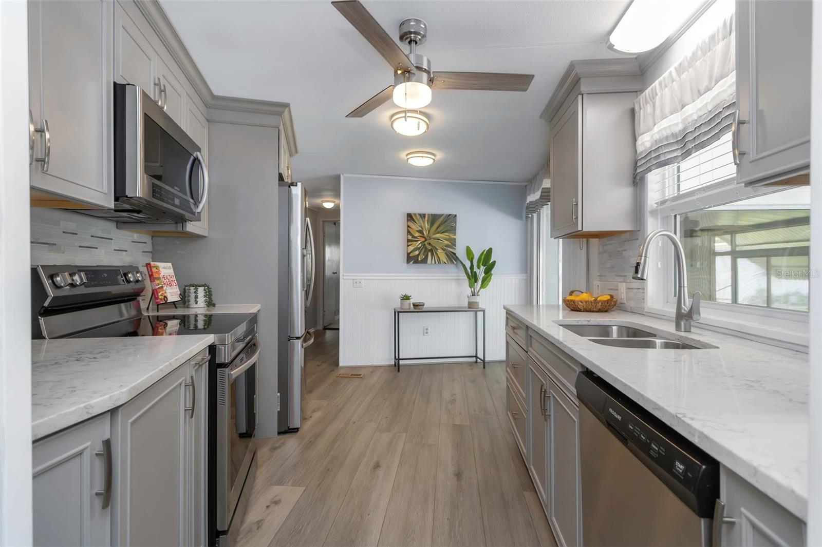 Image 12 of 64 For 198 Philadelphia Boulevard 11