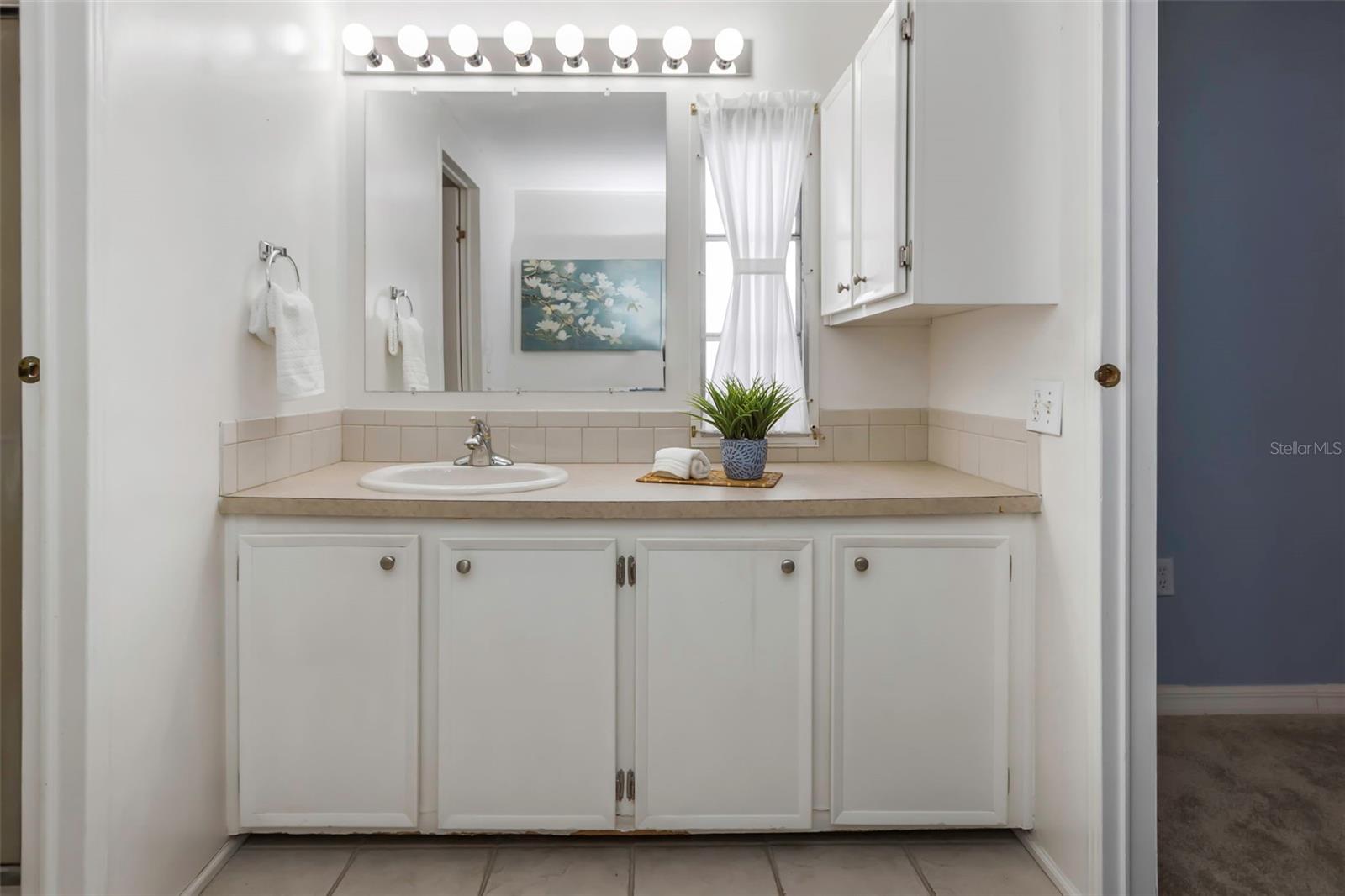 Image 37 of 64 For 198 Philadelphia Boulevard 11