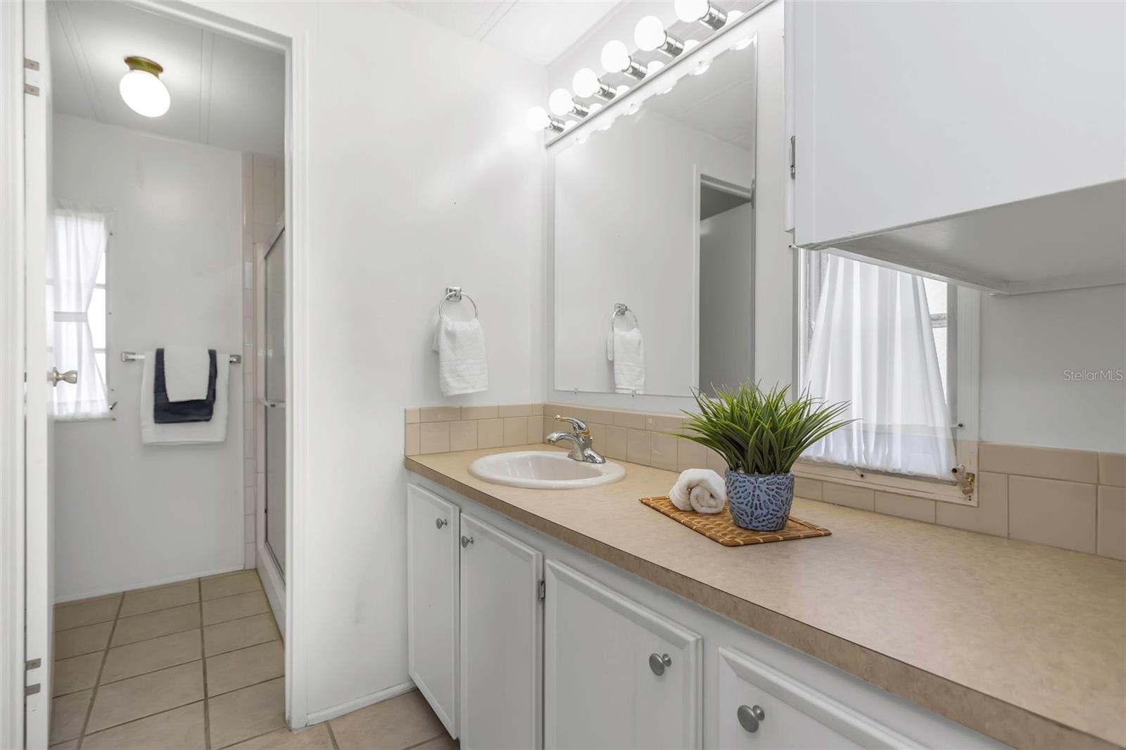 Image 38 of 64 For 198 Philadelphia Boulevard 11