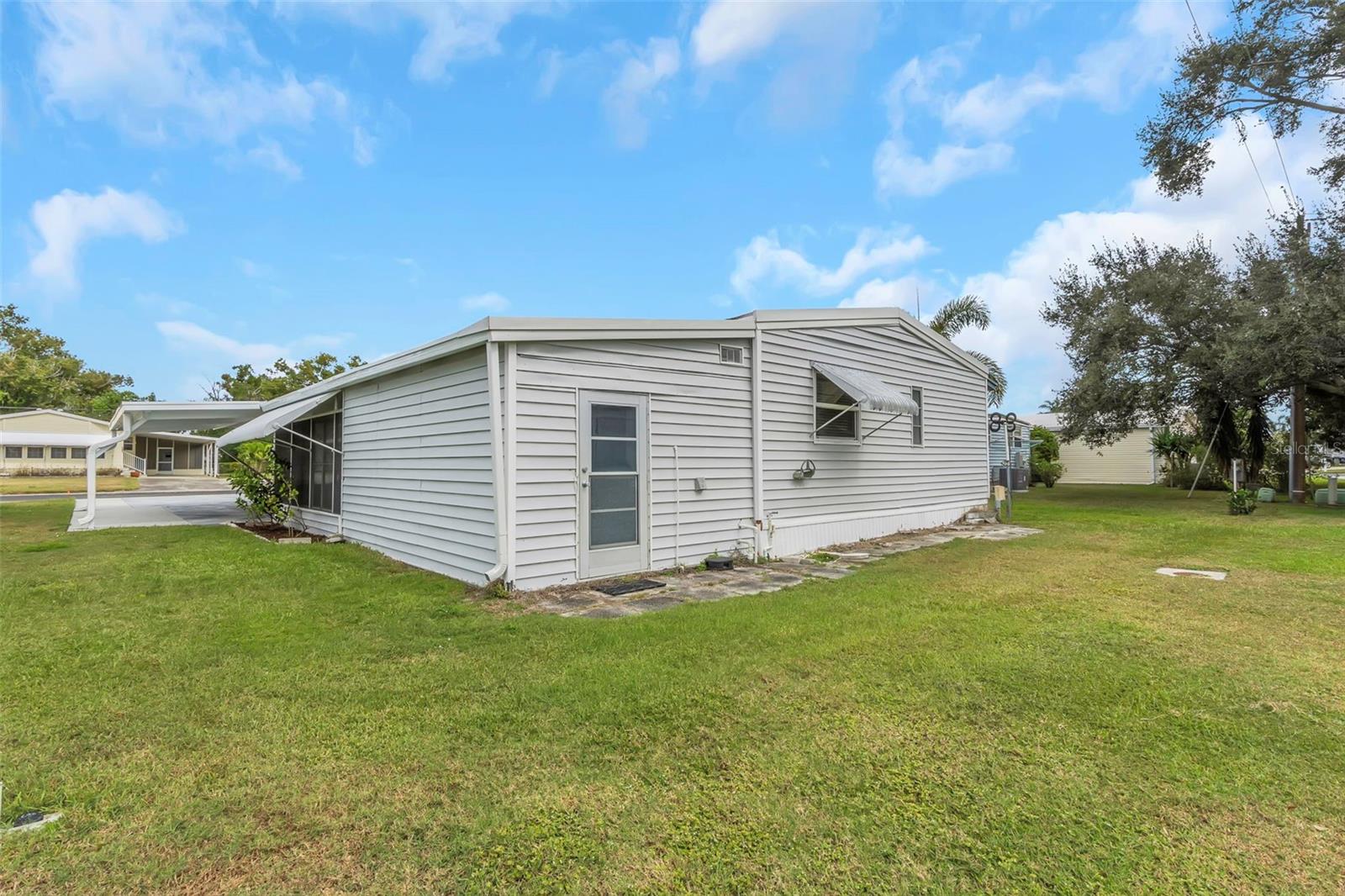 Image 52 of 64 For 198 Philadelphia Boulevard 11