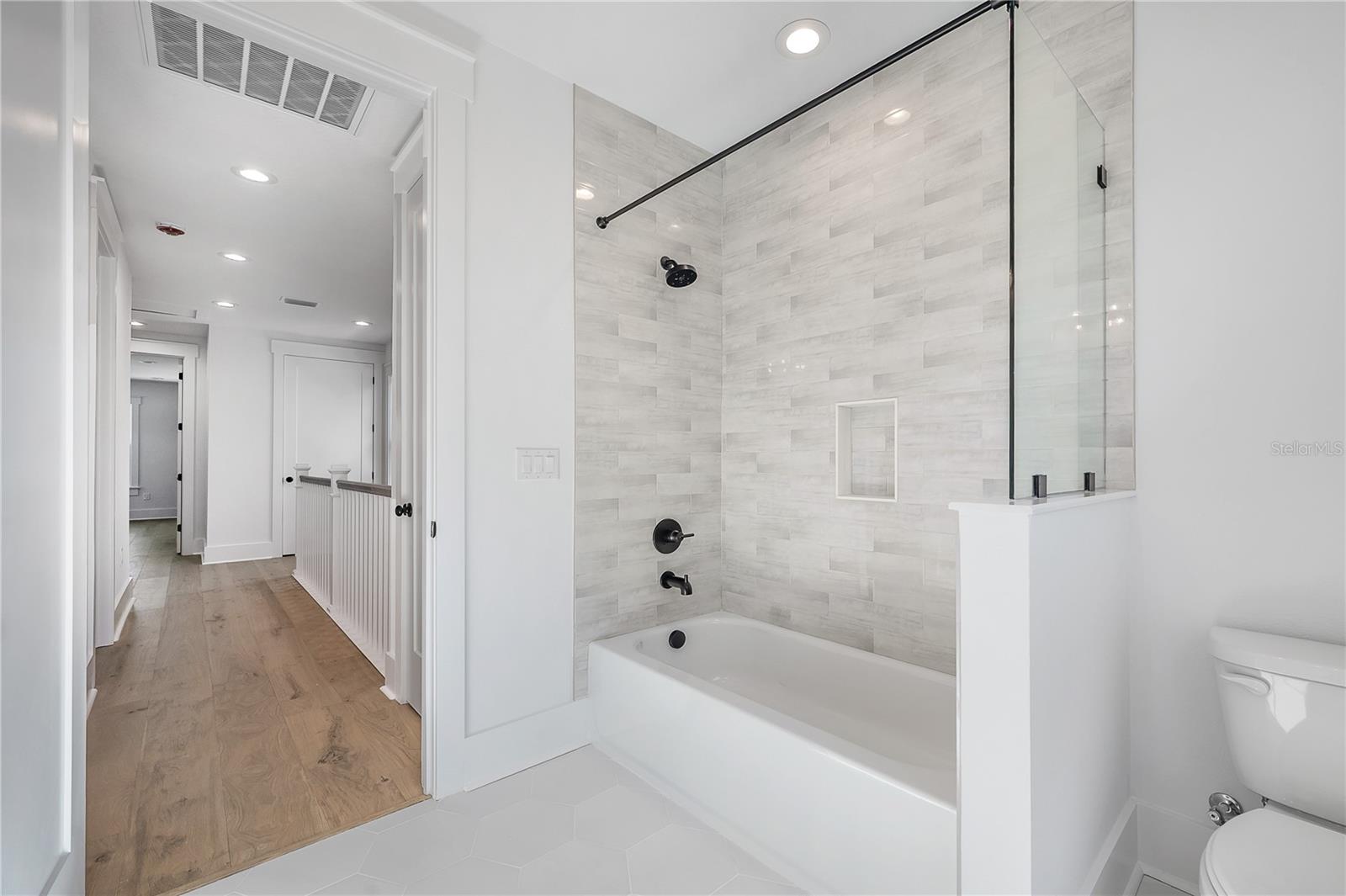 Image 38 of 50 For 802 Wilder Avenue