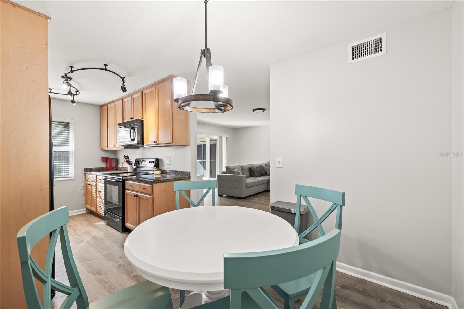 Image 10 of 27 For 3267 39th Street S B