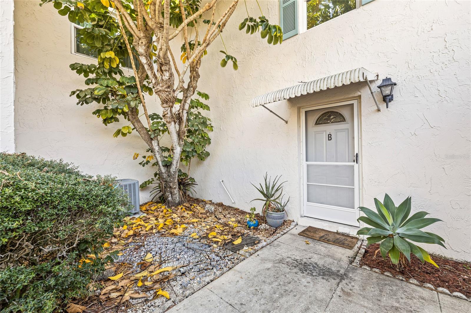 Image 3 of 27 For 3267 39th Street S B