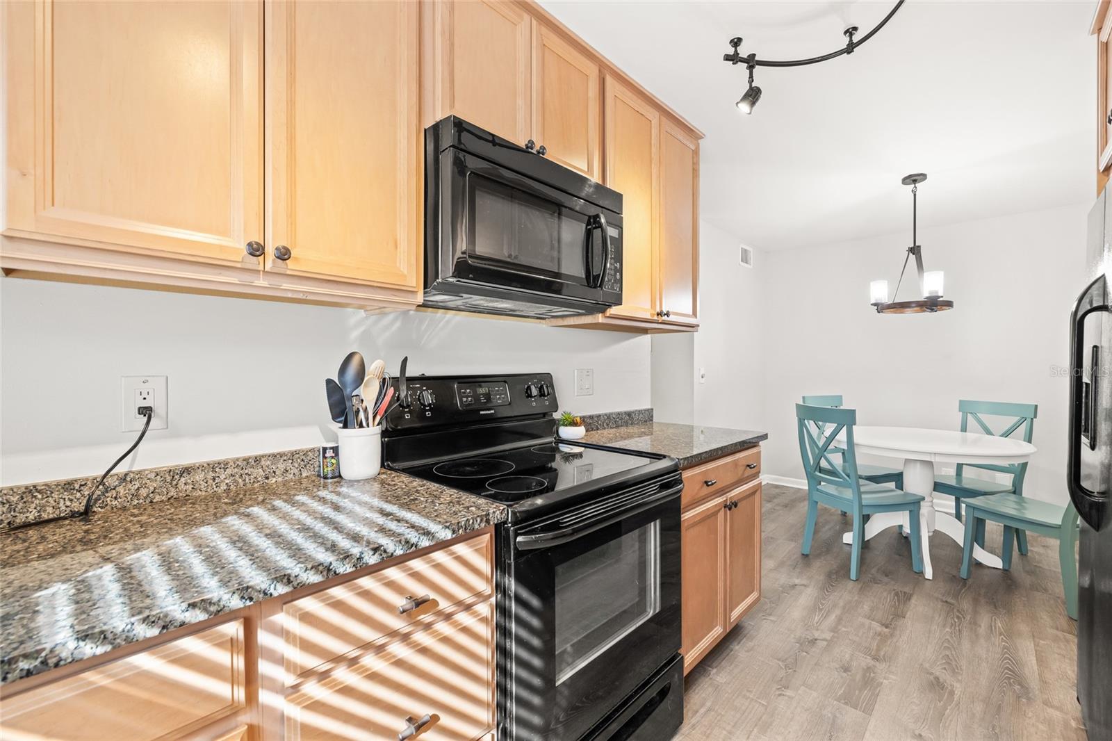 Image 6 of 27 For 3267 39th Street S B