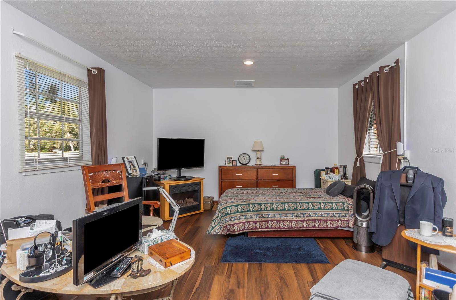 Image 14 of 80 For 17500 Marsh Road