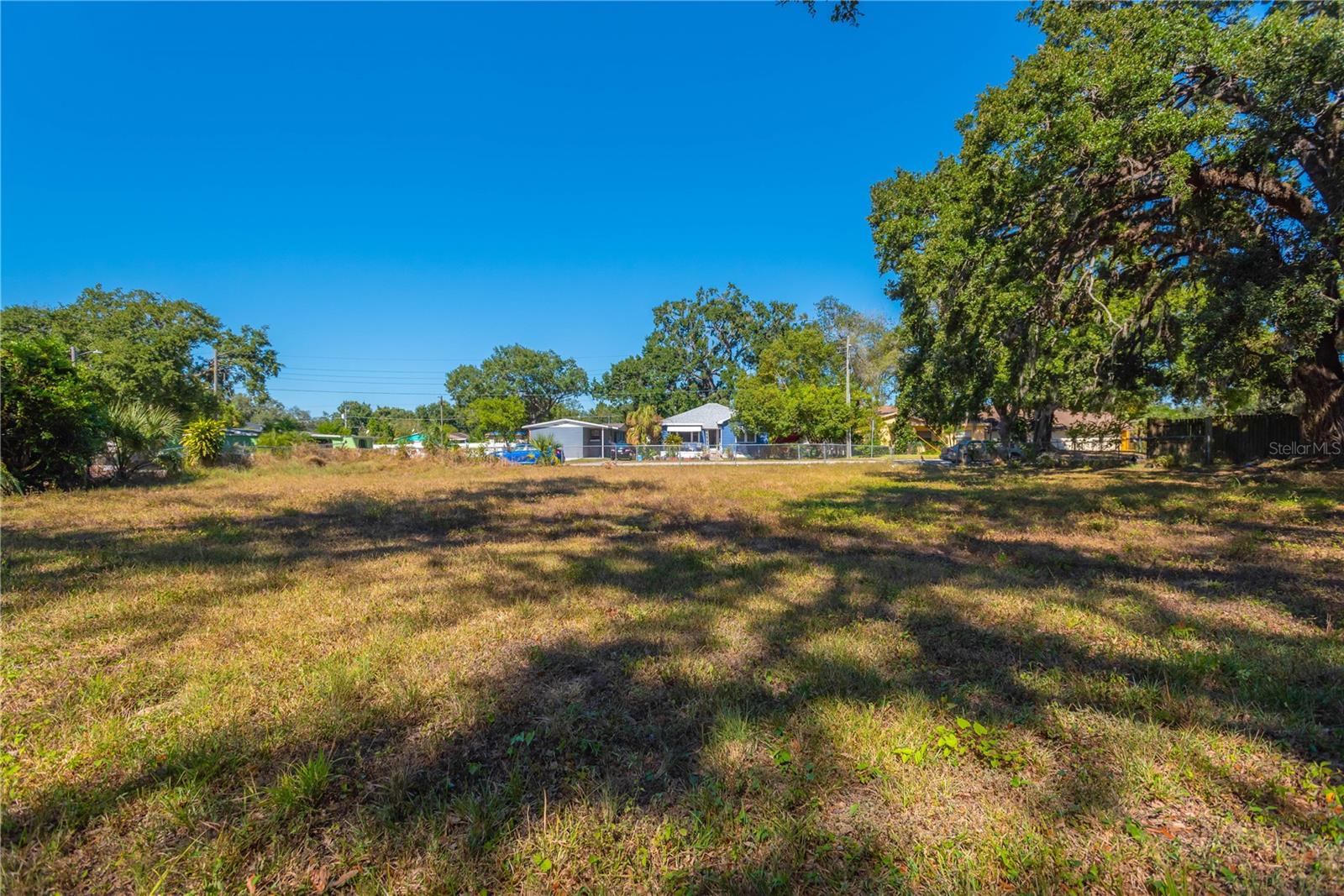 Image 4 of 8 For  Deleuil Ave  