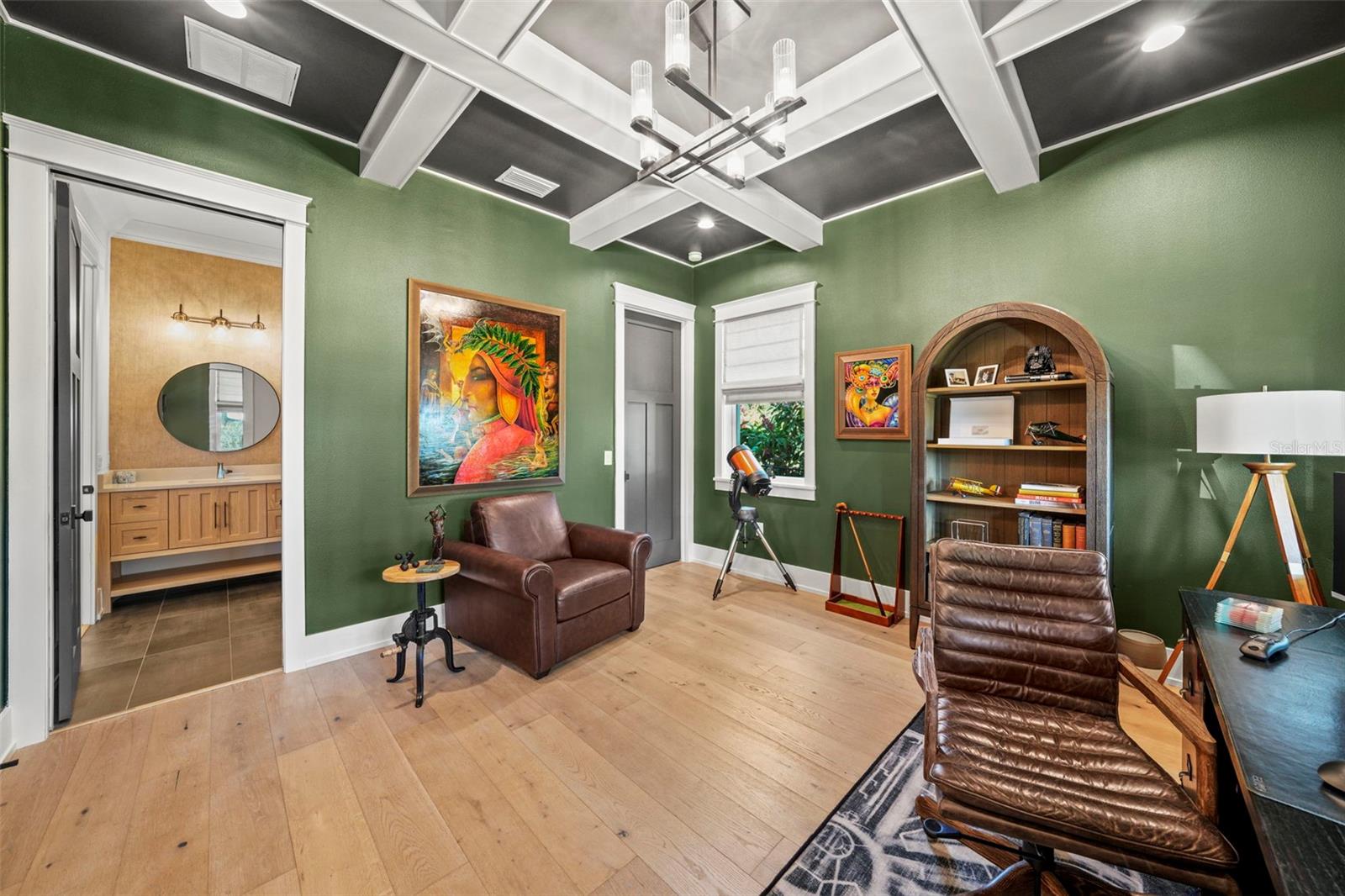 Image 15 of 37 For 2403 Cambridge Avenue