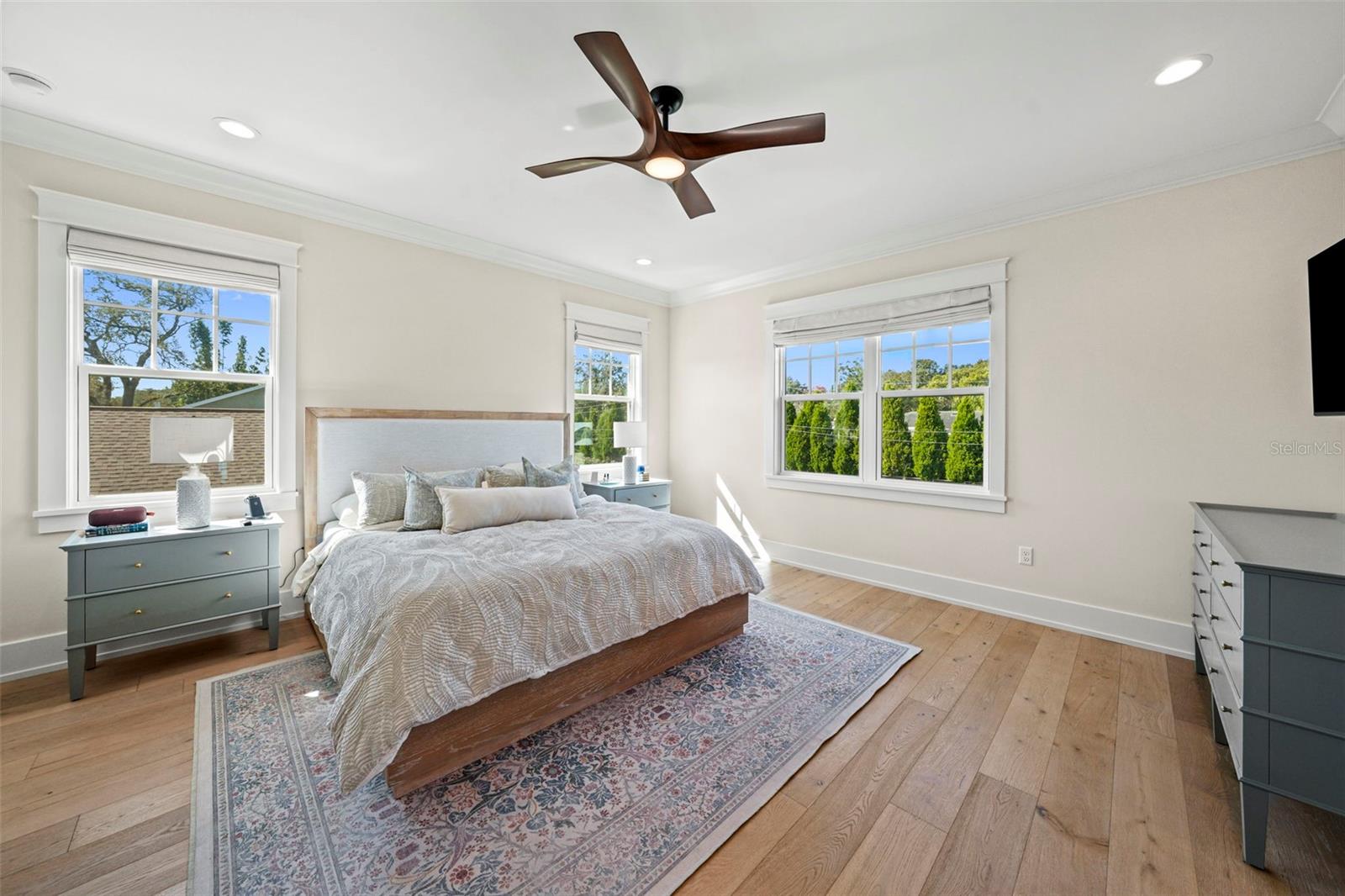 Image 17 of 37 For 2403 Cambridge Avenue