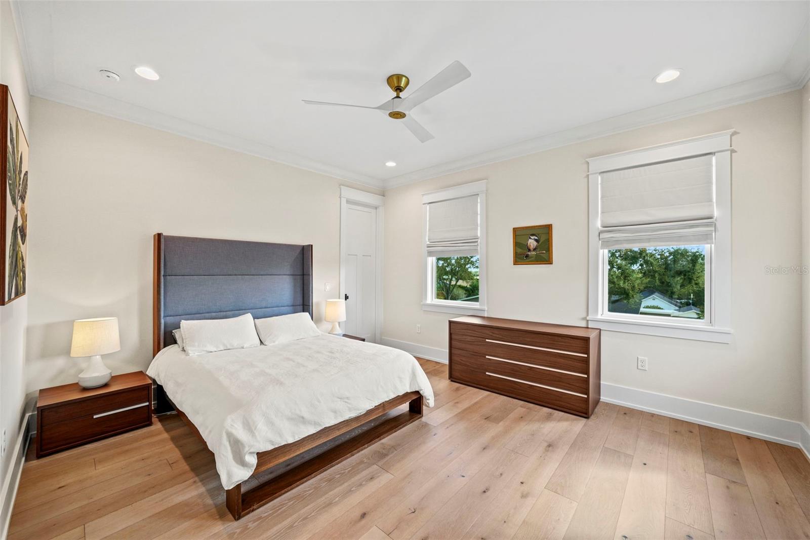 Image 22 of 37 For 2403 Cambridge Avenue