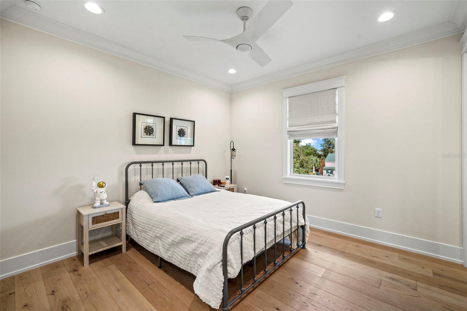 Image 26 of 37 For 2403 Cambridge Avenue