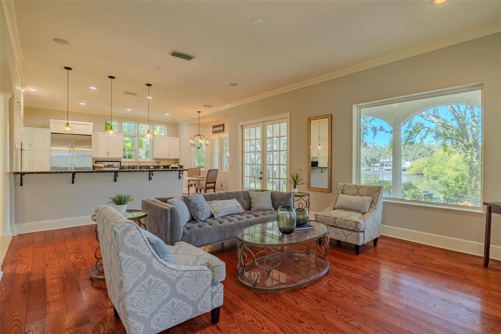 Listing photo id 20 for 4605 Vasconia Street