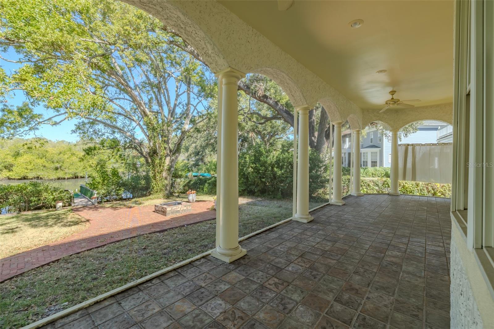 Listing photo id 32 for 4605 Vasconia Street