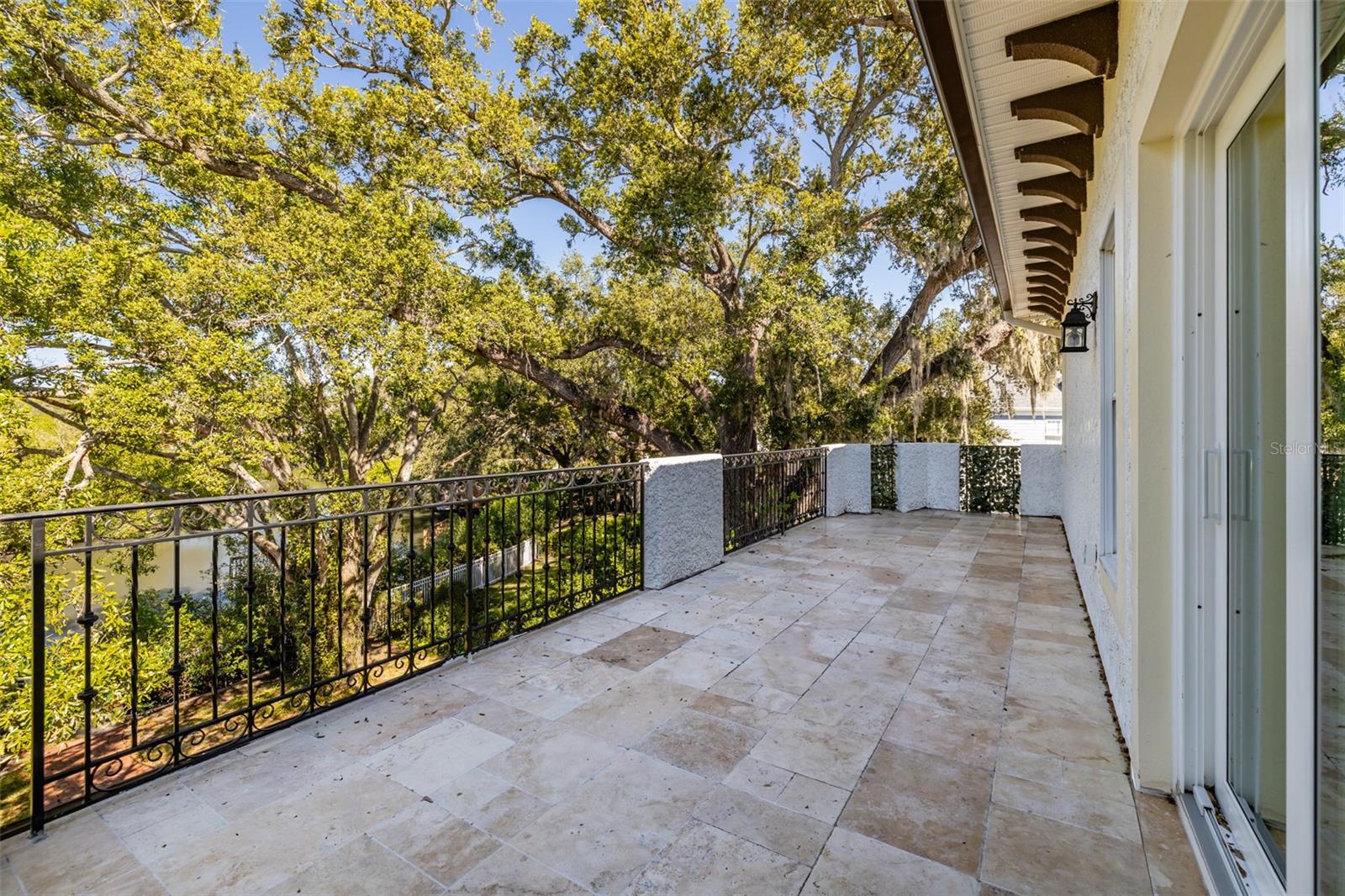 Listing photo id 42 for 4605 Vasconia Street