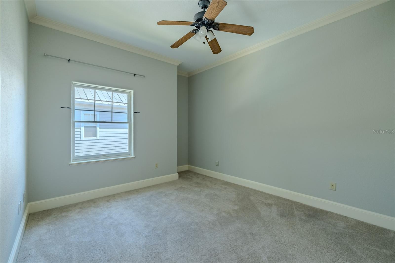 Listing photo id 55 for 4605 Vasconia Street