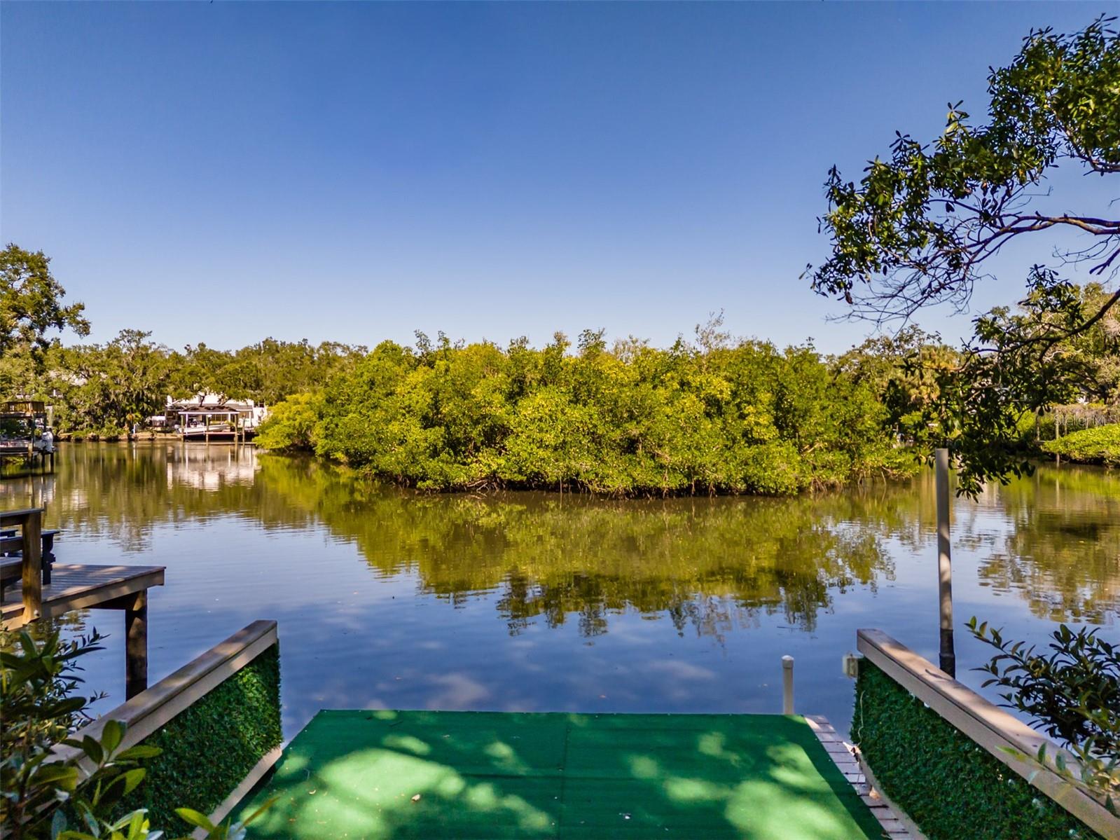 Listing photo id 65 for 4605 Vasconia Street