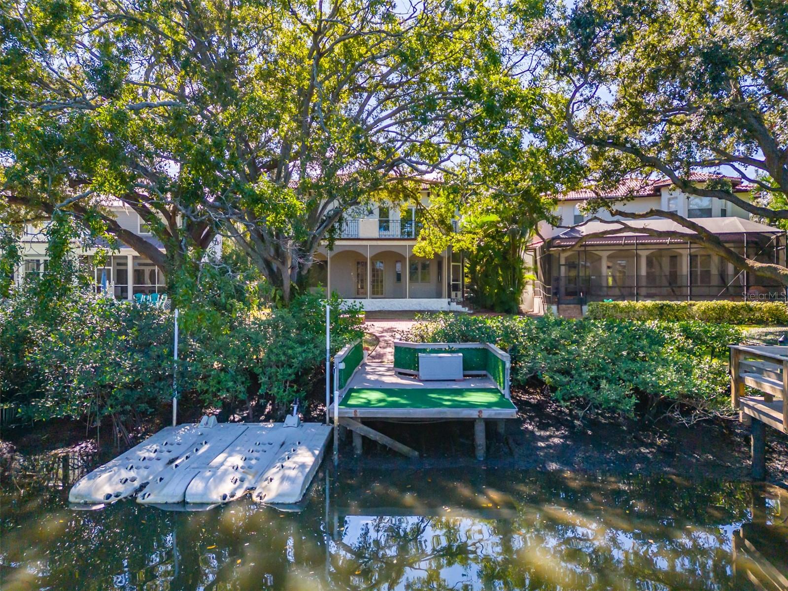 Listing photo id 67 for 4605 Vasconia Street