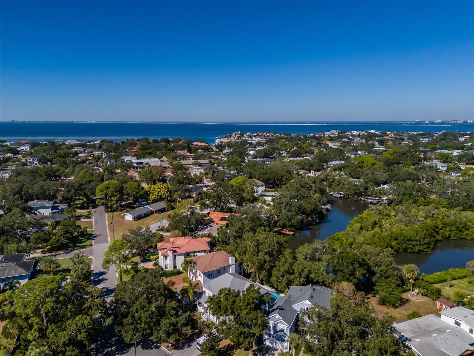 Listing photo id 75 for 4605 Vasconia Street