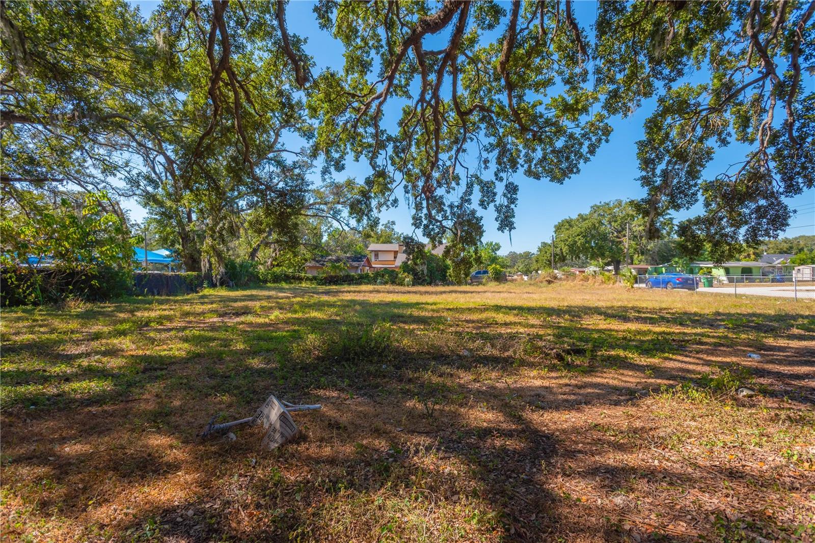 Image 3 of 8 For  Deleuil Ave  