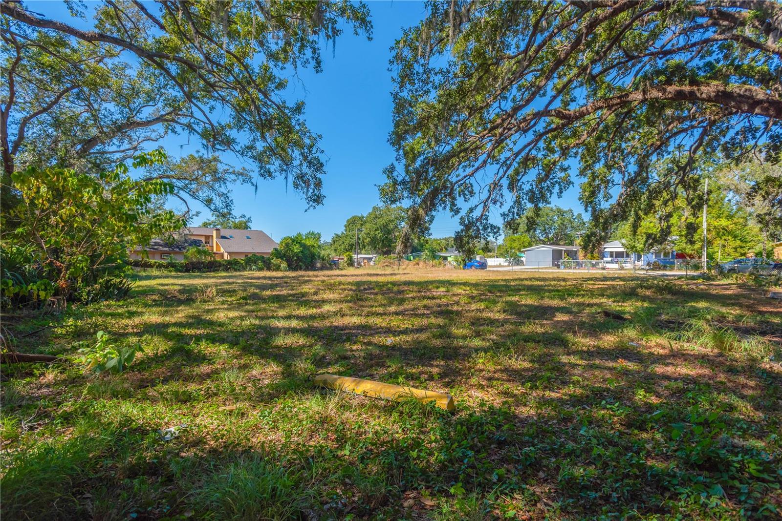 Image 4 of 8 For  Deleuil Ave  